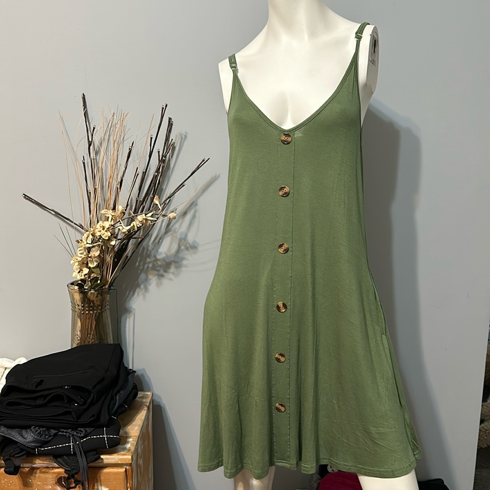 Soft comfortable green dress, NWT. NEW, size large. Bundle & save or make offer